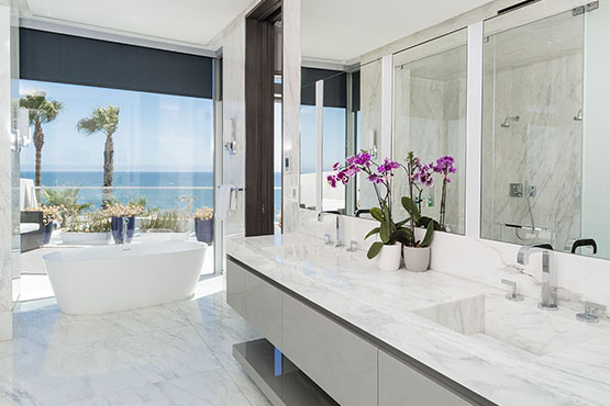 Malibu_Beach_III_bath